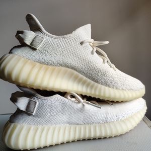 Yeezy Boost 350 V2 Triple White